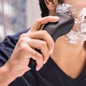 Philips AquaTouch Shaver 1000 – Wet & Dry Electric Shaver Fresh Shave Smooth Finish